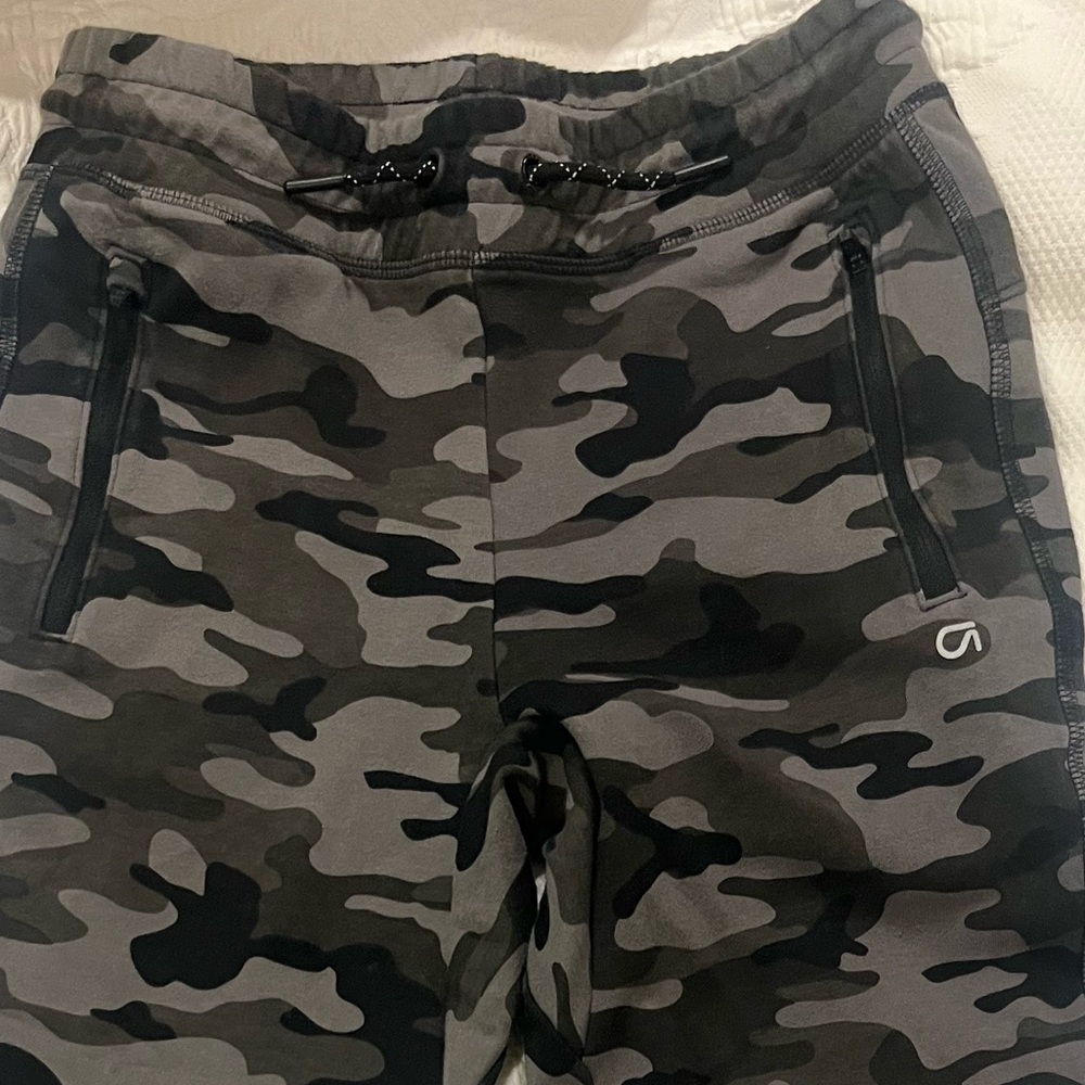 Camouflage pants size 12 functional drawstring Gap brand EUC